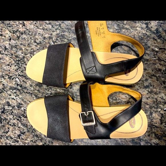Dr Scholl’s Black sandals - Picture 1 of 3